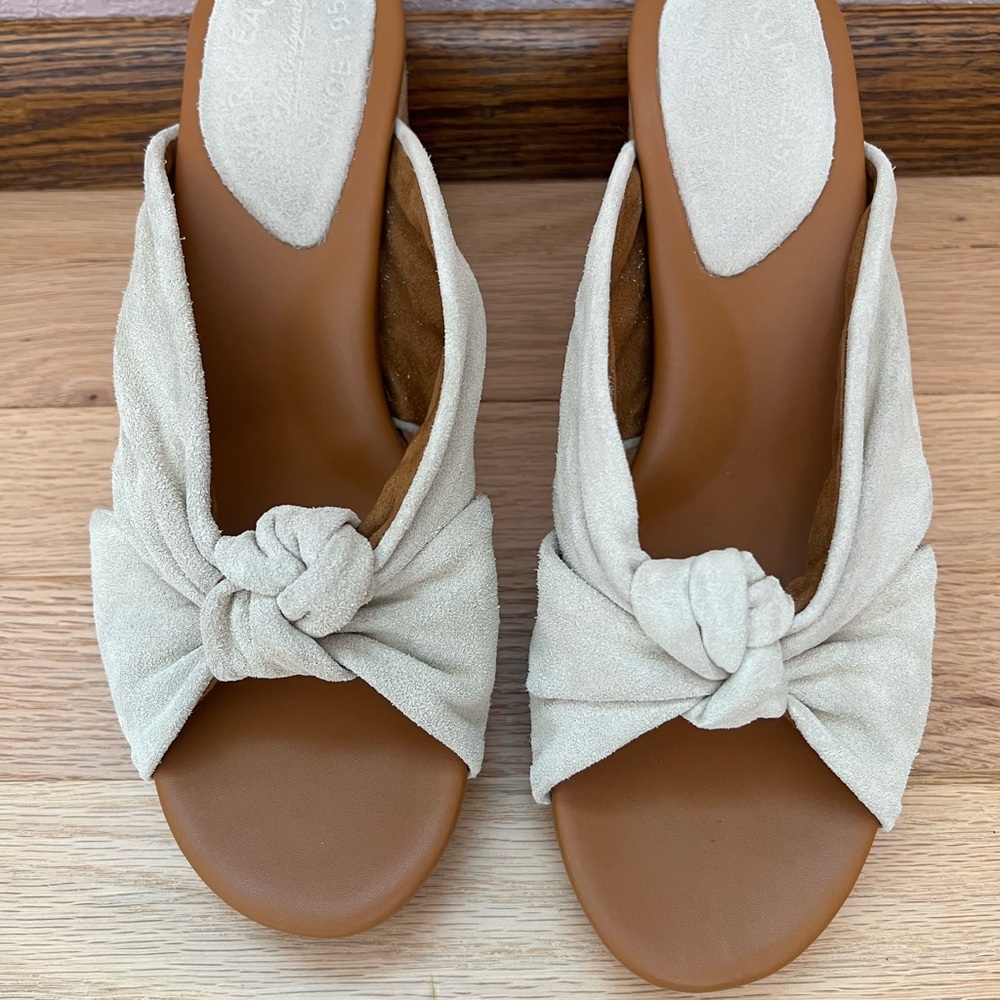 Kork-ease Suede Knot Sandals